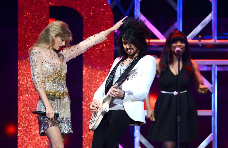 Taylor Swift — September 22 - iHeartRadio Music Festival — photo 200