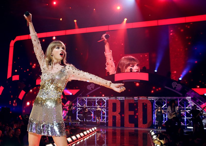Taylor Swift — September 22 - iHeartRadio Music Festival — photo 249