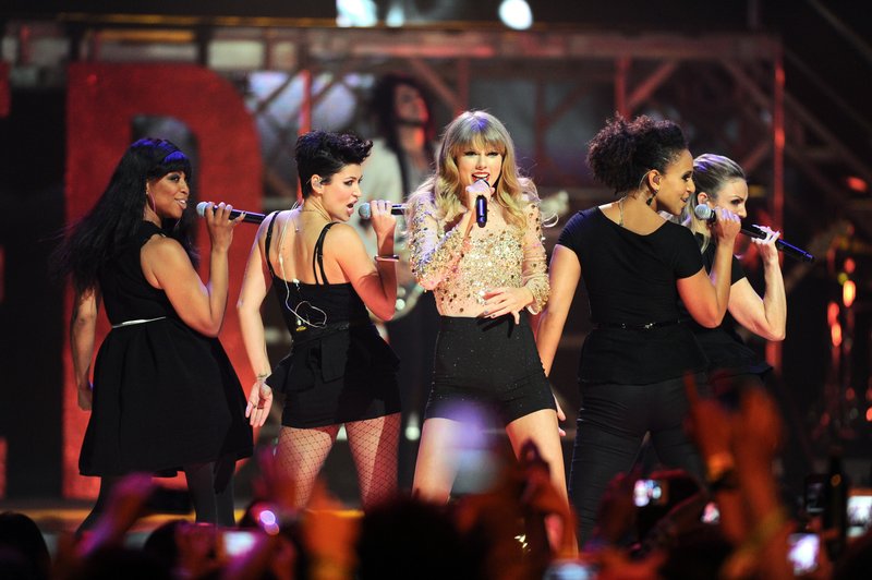 Taylor Swift — September 22 - iHeartRadio Music Festival — photo 262