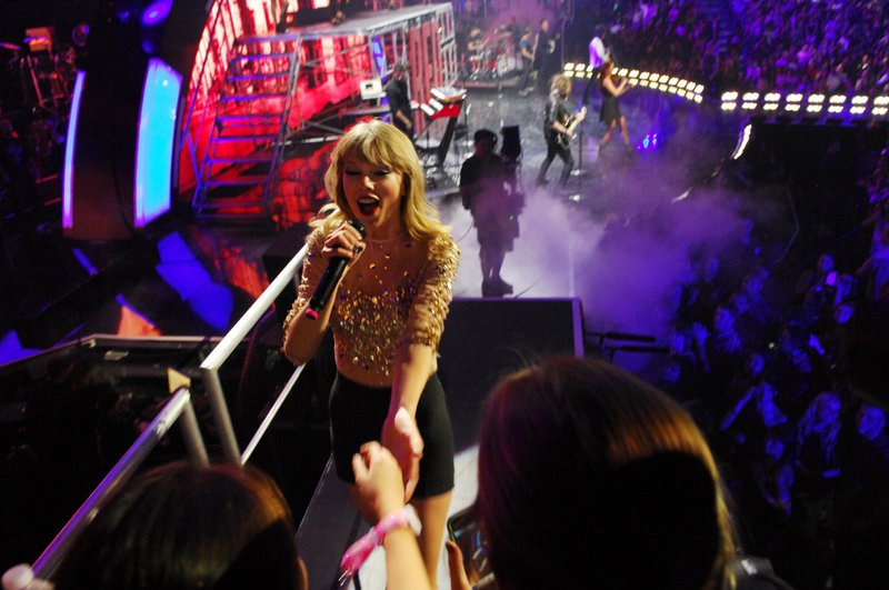 Taylor Swift — September 22 - iHeartRadio Music Festival — photo 286