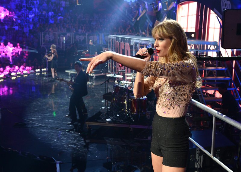 Taylor Swift — September 22 - iHeartRadio Music Festival — photo 293