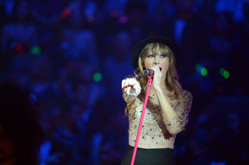 Taylor Swift — September 22 - iHeartRadio Music Festival — photo 314