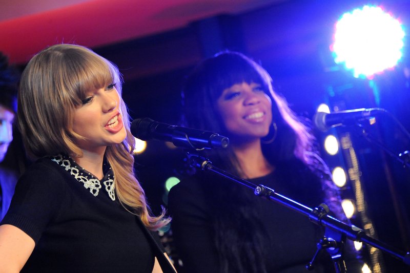 Taylor Swift — January 28 - Live on the Seine — photo 7