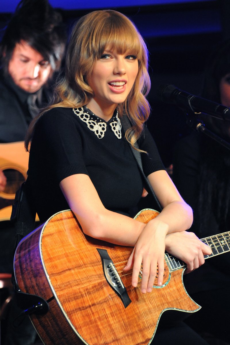 Taylor Swift — January 28 - Live on the Seine — photo 16