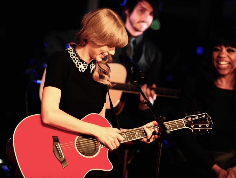 Taylor Swift — January 28 - Live on the Seine — photo 28