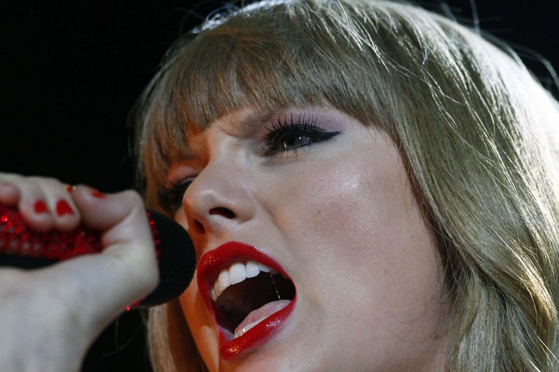 Taylor Swift — June 6 - CMA Music Festival — photo 5
