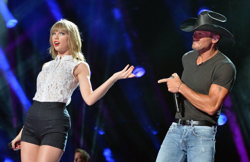 Taylor Swift — June 6 - CMA Music Festival — photo 9