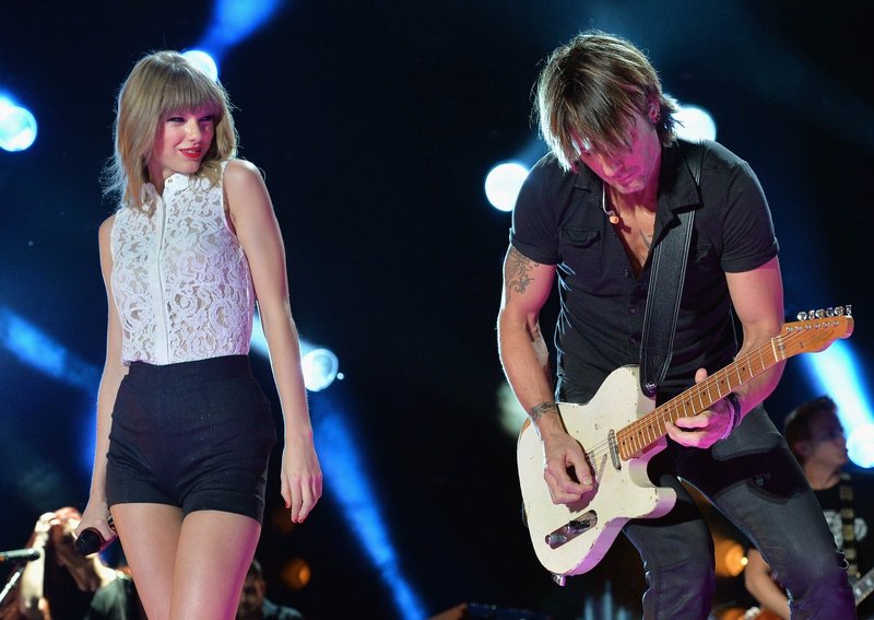 Taylor Swift — June 6 - CMA Music Festival — photo 17