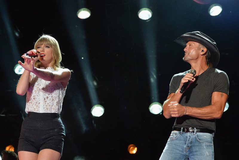 Taylor Swift — June 6 - CMA Music Festival — photo 18