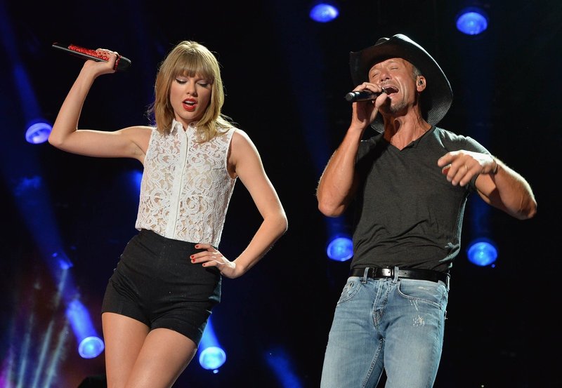 Taylor Swift — June 6 - CMA Music Festival — photo 22