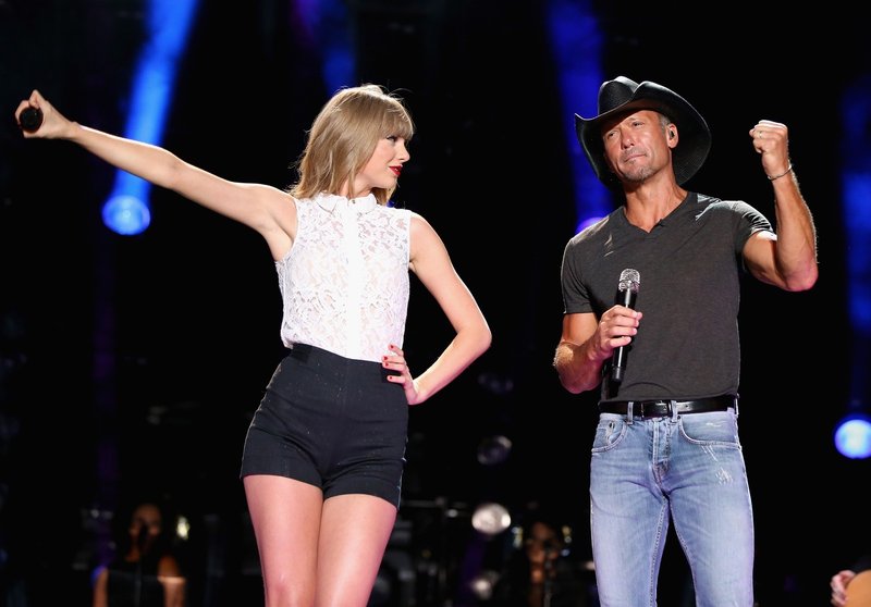 Taylor Swift — June 6 - CMA Music Festival — photo 26