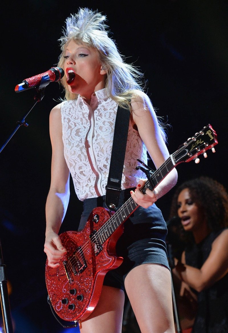 Taylor Swift — June 6 - CMA Music Festival — photo 32