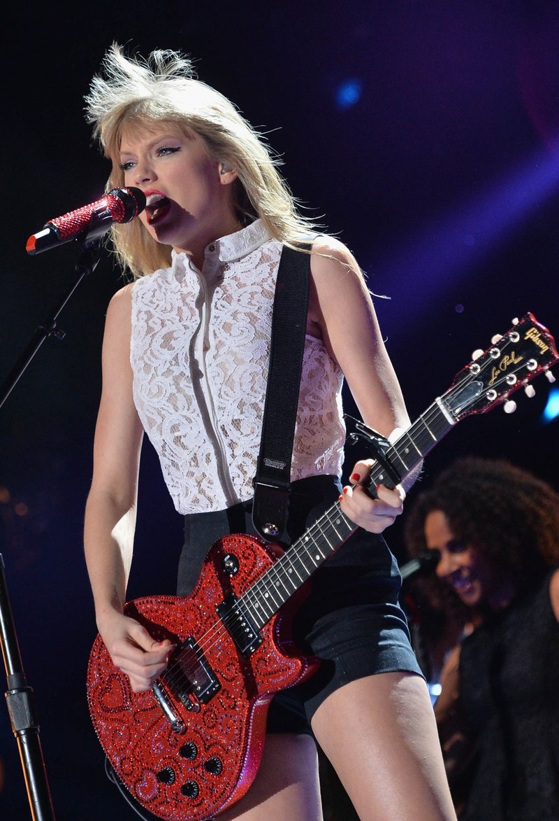 Taylor Swift — June 6 - CMA Music Festival — photo 39