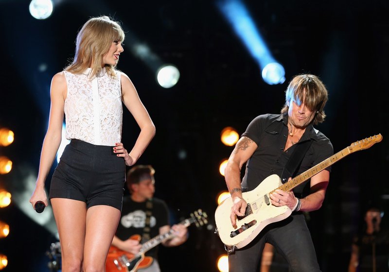 Taylor Swift — June 6 - CMA Music Festival — photo 59