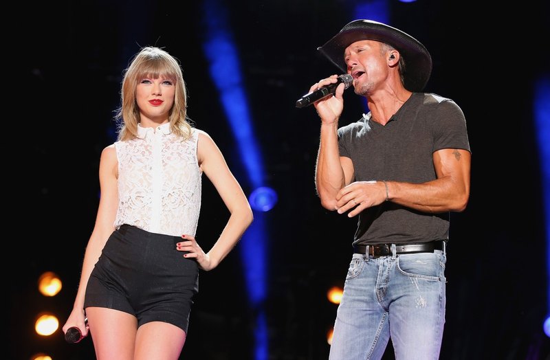 Taylor Swift — June 6 - CMA Music Festival — photo 79