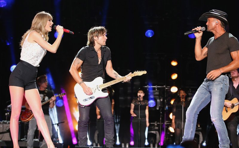 Taylor Swift — June 6 - CMA Music Festival — photo 94