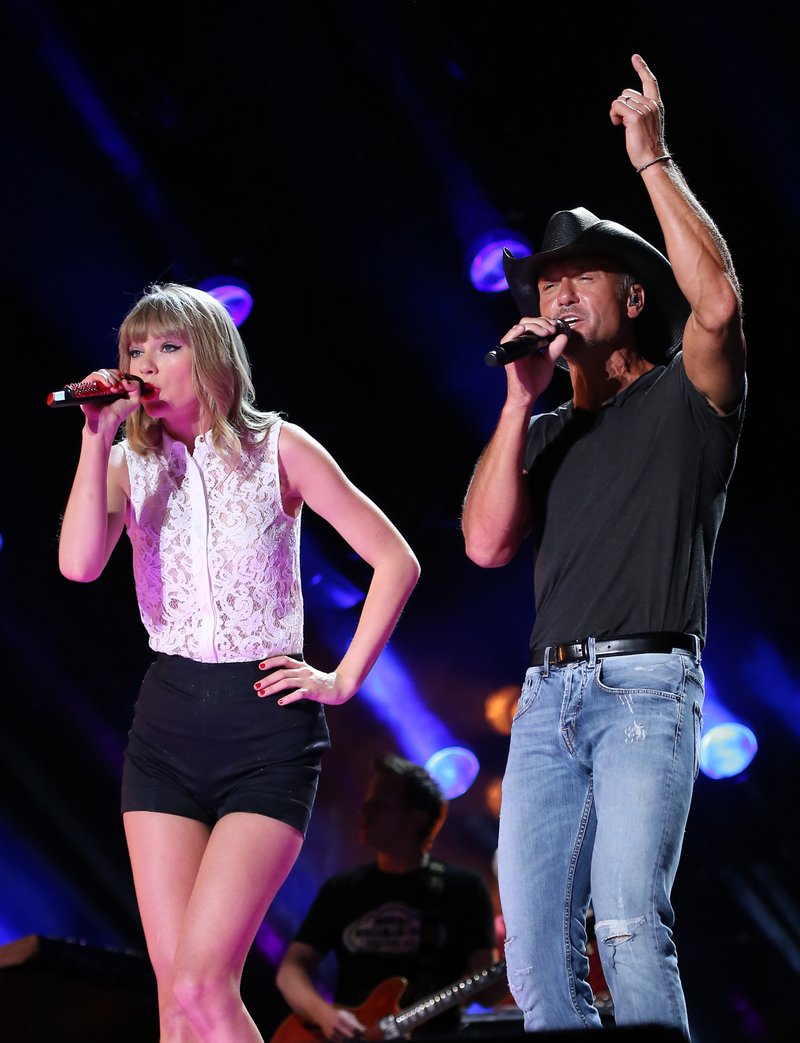 Taylor Swift — June 6 - CMA Music Festival — photo 103