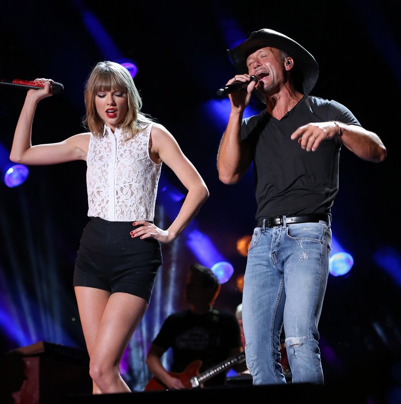 Taylor Swift — June 6 - CMA Music Festival — photo 104