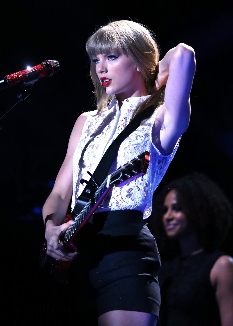 Taylor Swift — June 6 - CMA Music Festival — photo 118