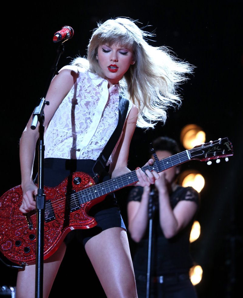 Taylor Swift — June 6 - CMA Music Festival — photo 120