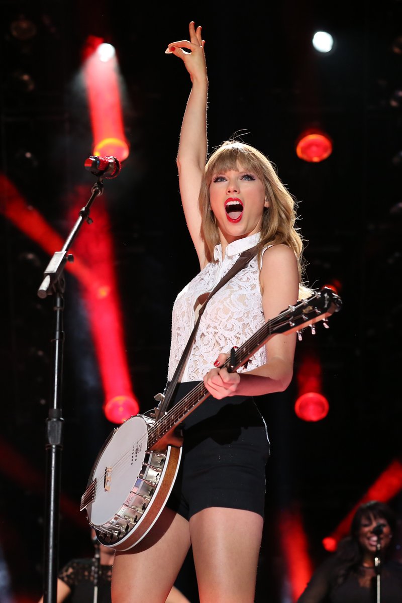 Taylor Swift — June 6 - CMA Music Festival — photo 141