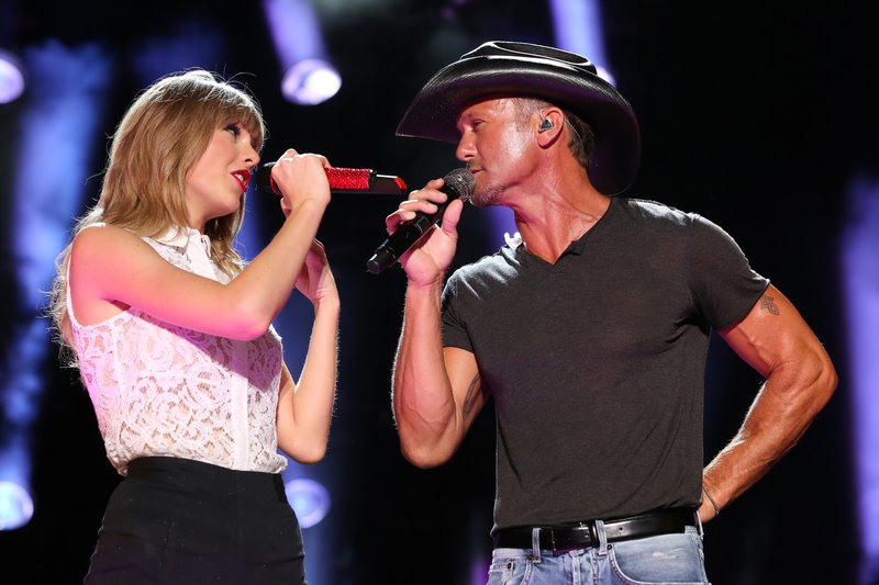 Taylor Swift — June 6 - CMA Music Festival — photo 144