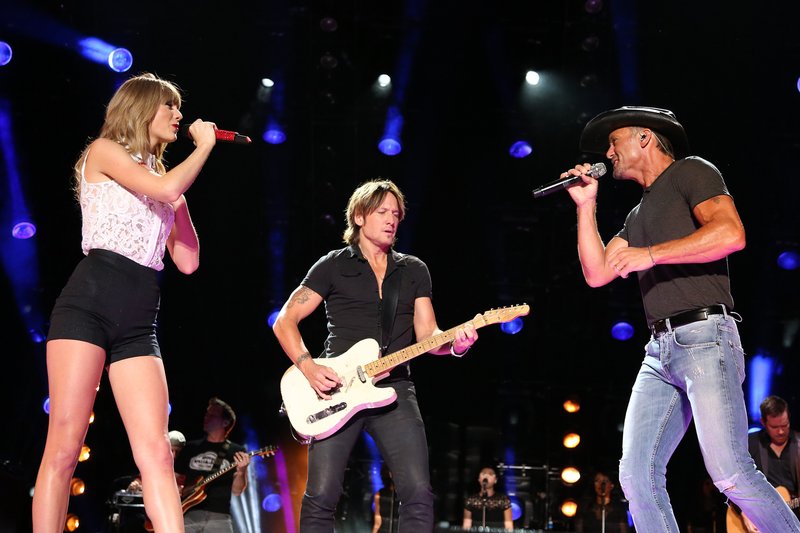 Taylor Swift — June 6 - CMA Music Festival — photo 153