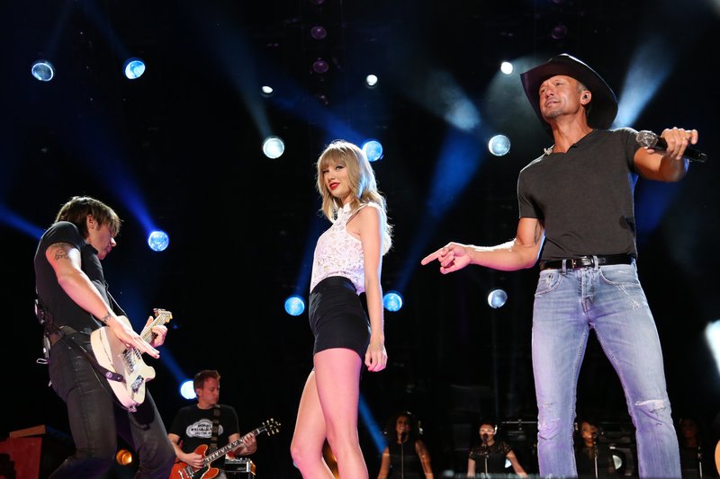 Taylor Swift — June 6 - CMA Music Festival — photo 163