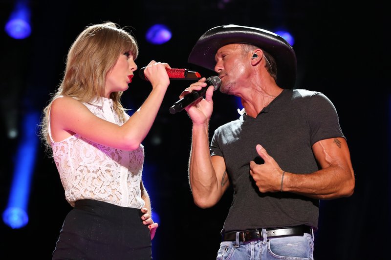 Taylor Swift — June 6 - CMA Music Festival — photo 173