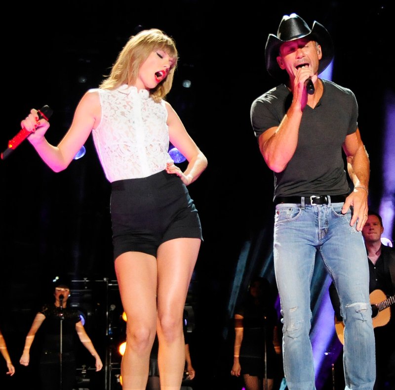 Taylor Swift — June 6 - CMA Music Festival — photo 209