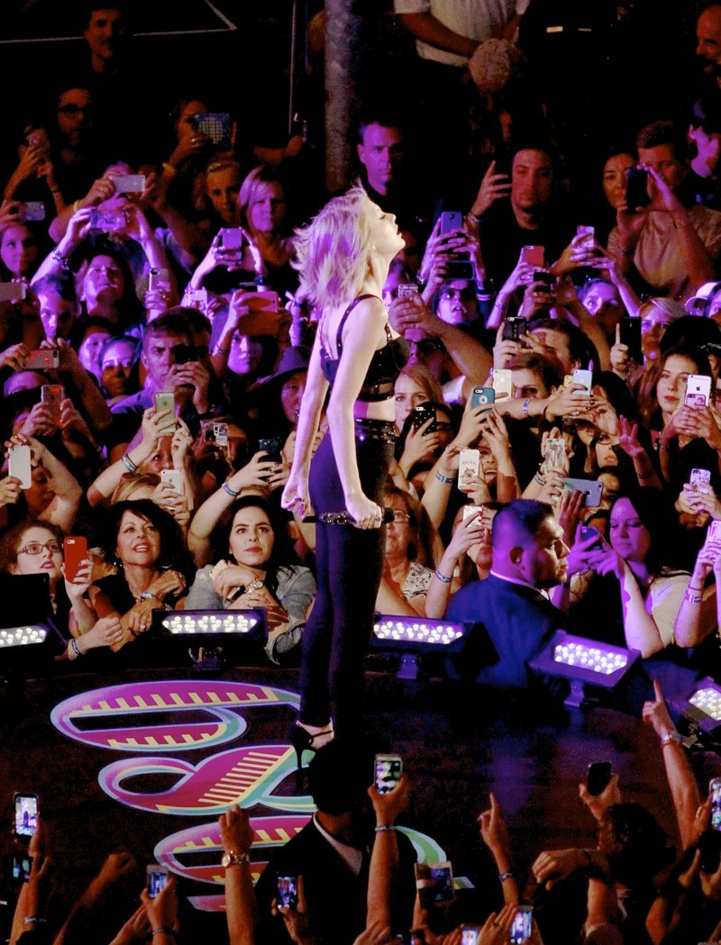 Taylor Swift — October 23 - Jimmy Kimmel Live — photo 66