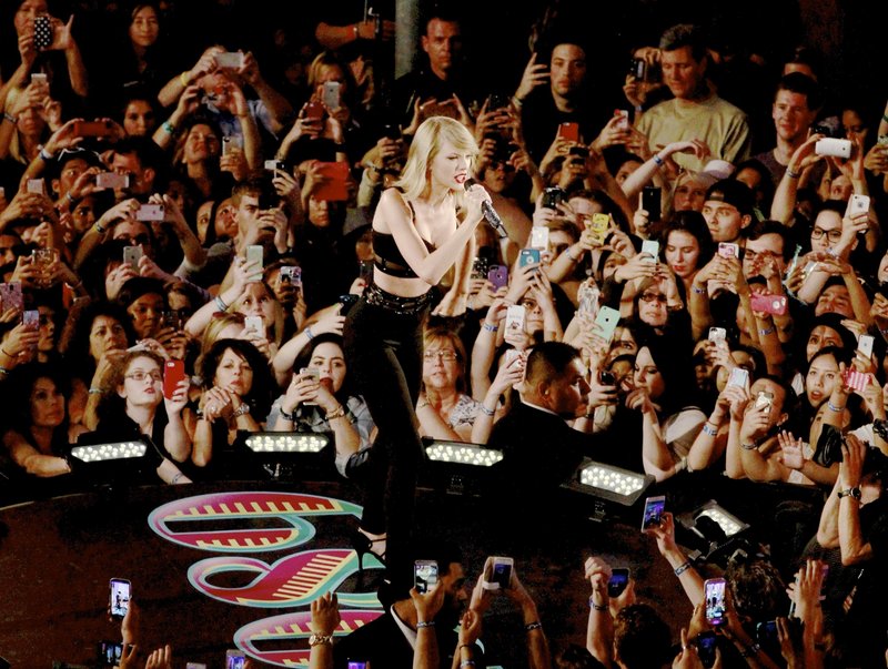 Taylor Swift — October 23 - Jimmy Kimmel Live — photo 68