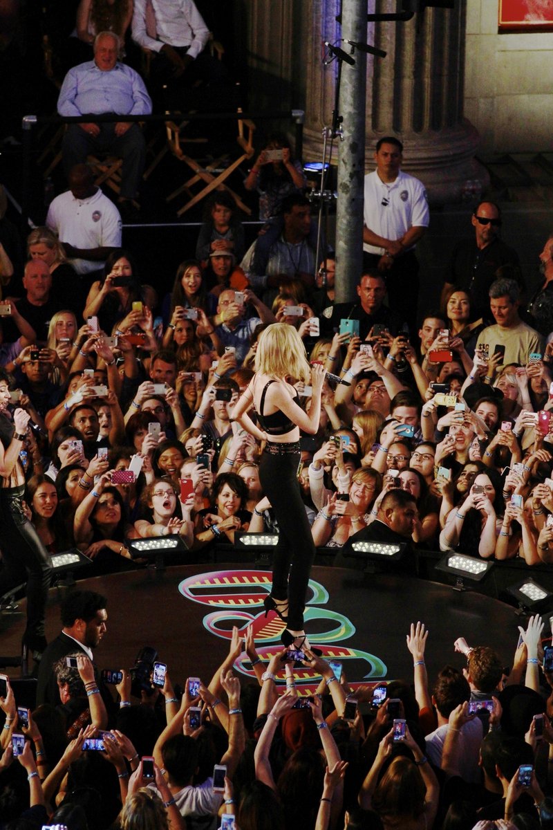 Taylor Swift — October 23 - Jimmy Kimmel Live — photo 79