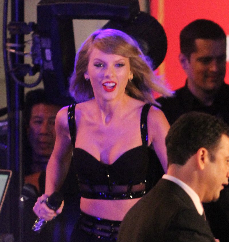 Taylor Swift — October 23 - Jimmy Kimmel Live — photo 87