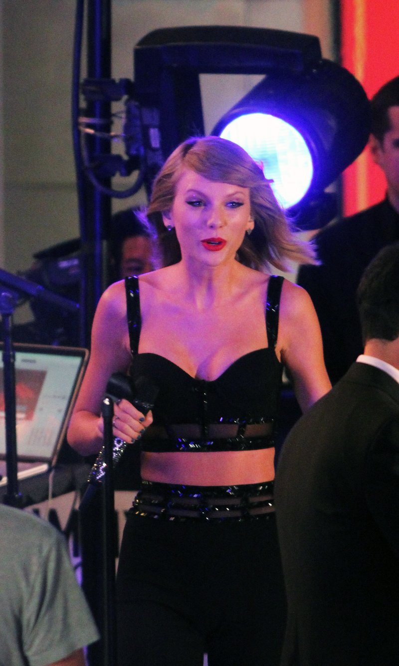 Taylor Swift — October 23 - Jimmy Kimmel Live — photo 88
