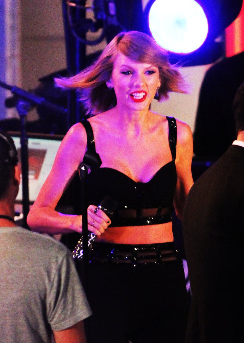 Taylor Swift — October 23 - Jimmy Kimmel Live — photo 89
