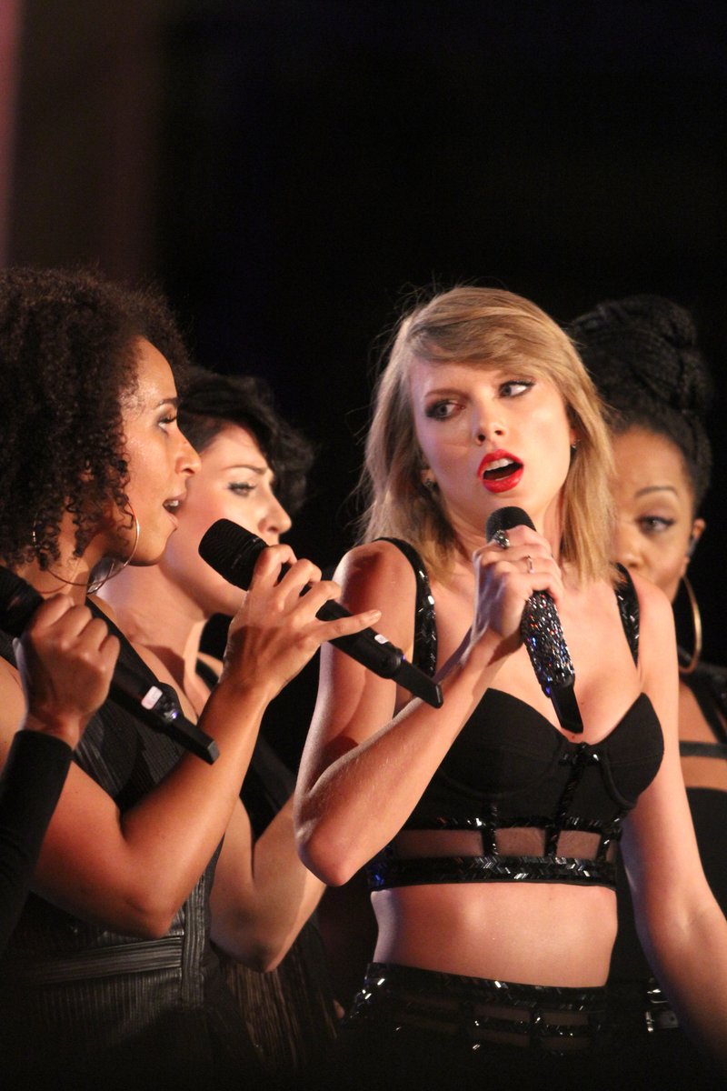 Taylor Swift — October 23 - Jimmy Kimmel Live — photo 103