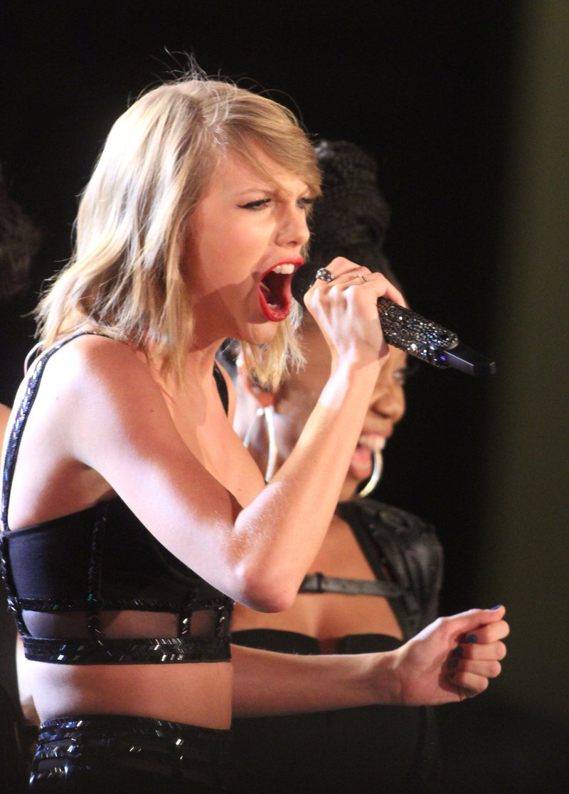 Taylor Swift — October 23 - Jimmy Kimmel Live — photo 114