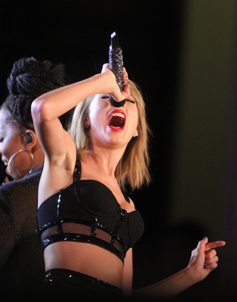 Taylor Swift — October 23 - Jimmy Kimmel Live — photo 115