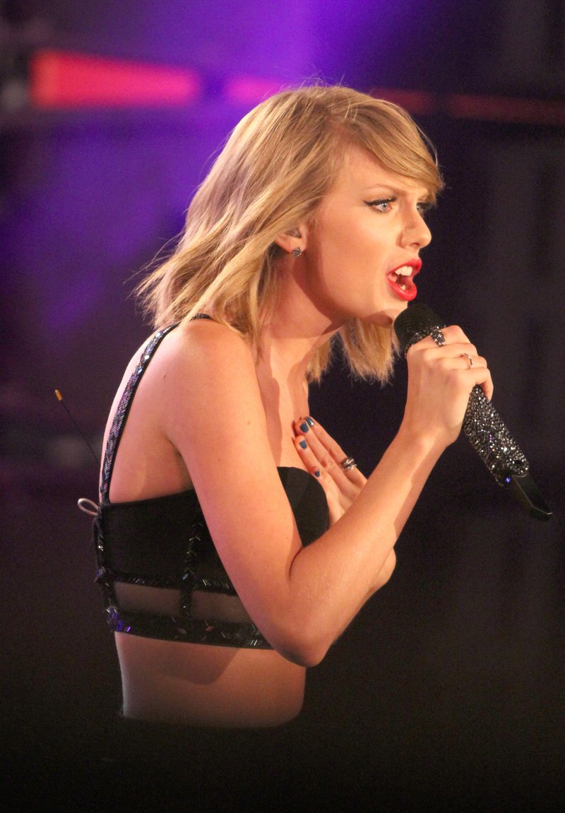Taylor Swift — October 23 - Jimmy Kimmel Live — photo 123