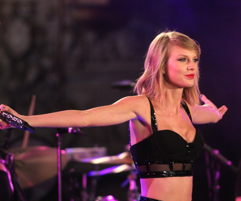 Taylor Swift — October 23 - Jimmy Kimmel Live — photo 128