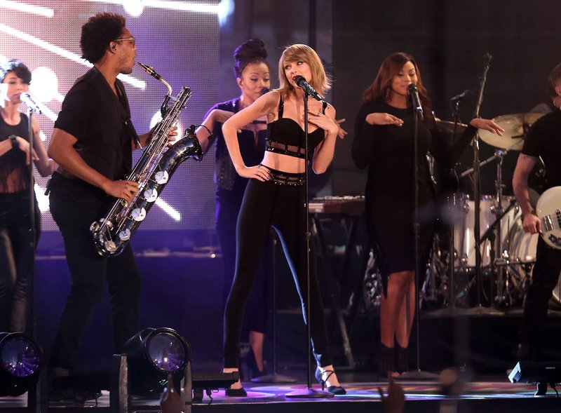 Taylor Swift — October 23 - Jimmy Kimmel Live — photo 171