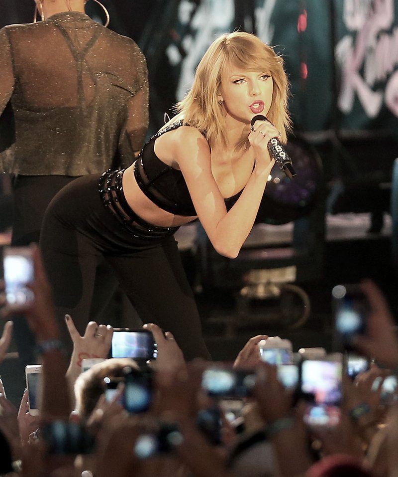 Taylor Swift — October 23 - Jimmy Kimmel Live — photo 211