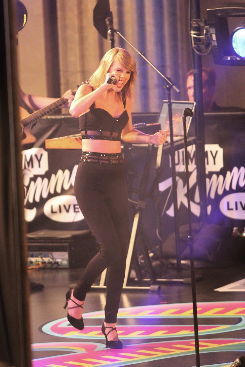 Taylor Swift — October 23 - Jimmy Kimmel Live — photo 304