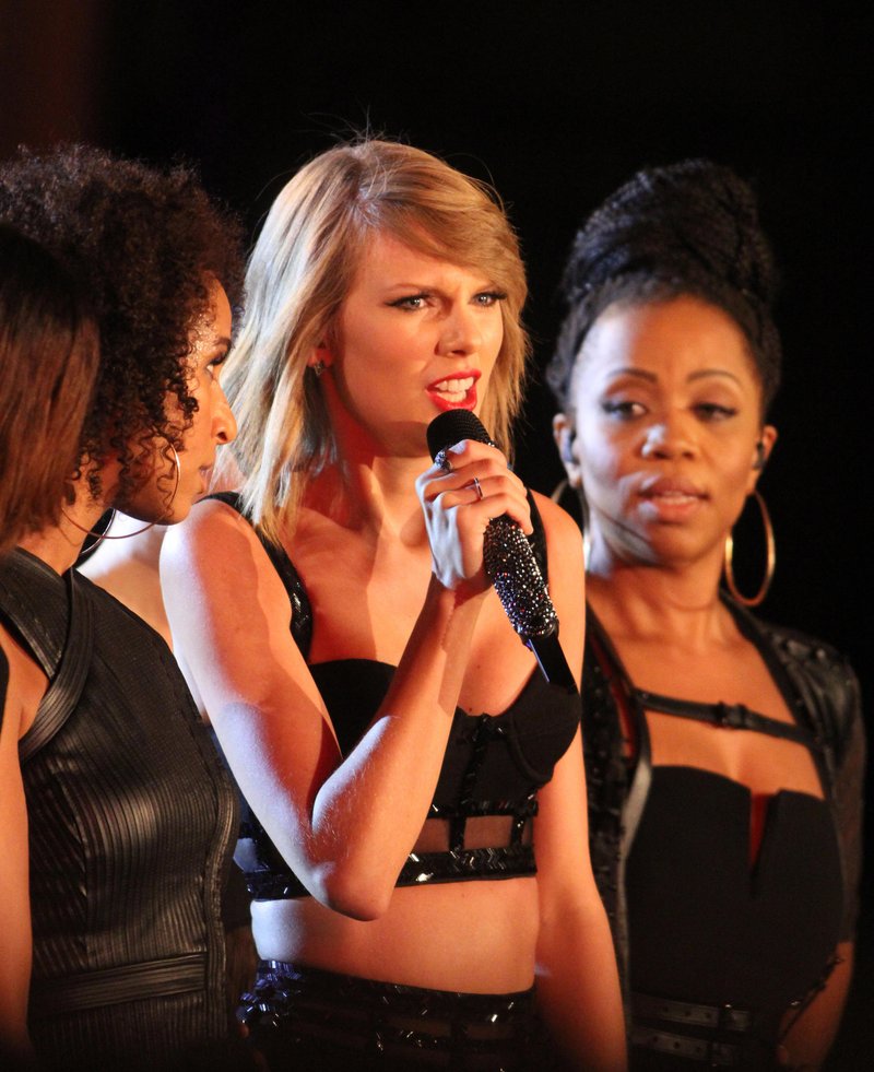 Taylor Swift — October 23 - Jimmy Kimmel Live — photo 306