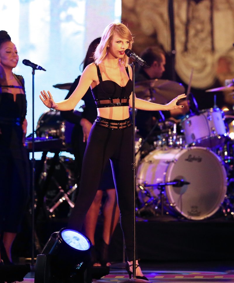 Taylor Swift — October 23 - Jimmy Kimmel Live — photo 331