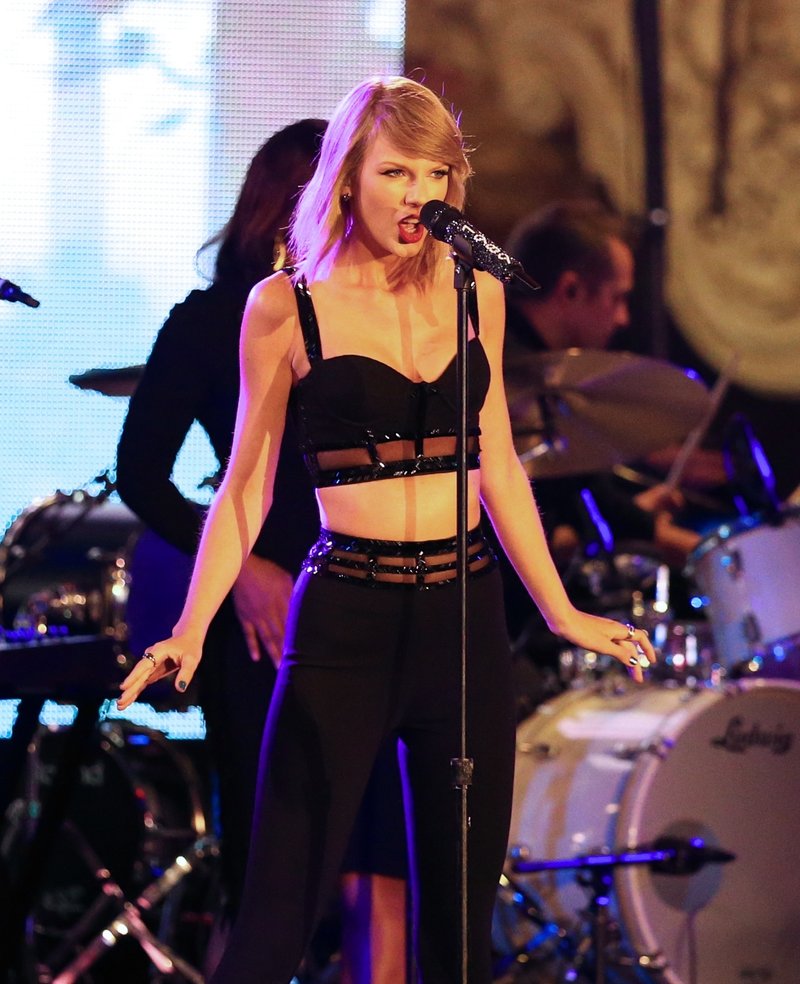 Taylor Swift — October 23 - Jimmy Kimmel Live — photo 333