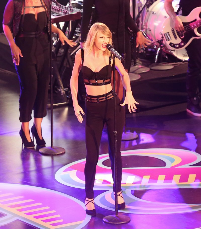 Taylor Swift — October 23 - Jimmy Kimmel Live — photo 347