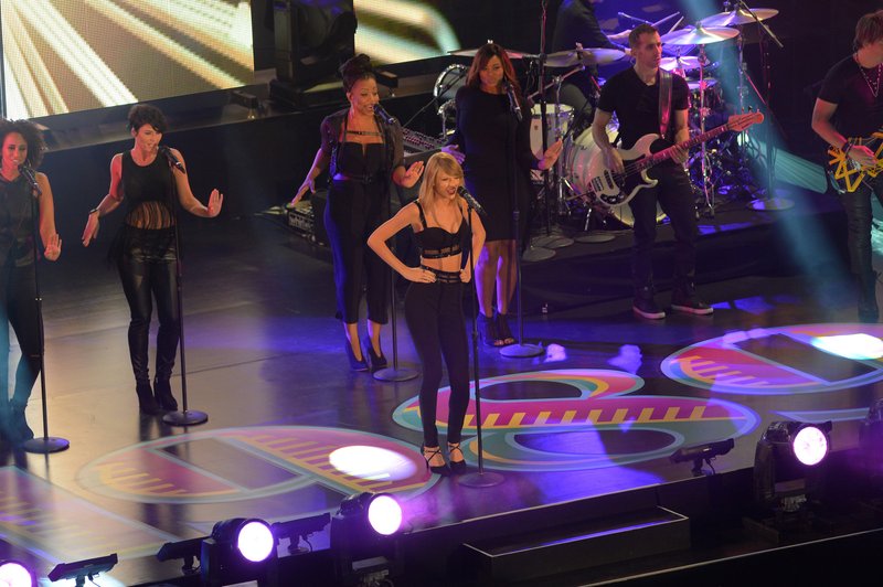 Taylor Swift — October 23 - Jimmy Kimmel Live — photo 356