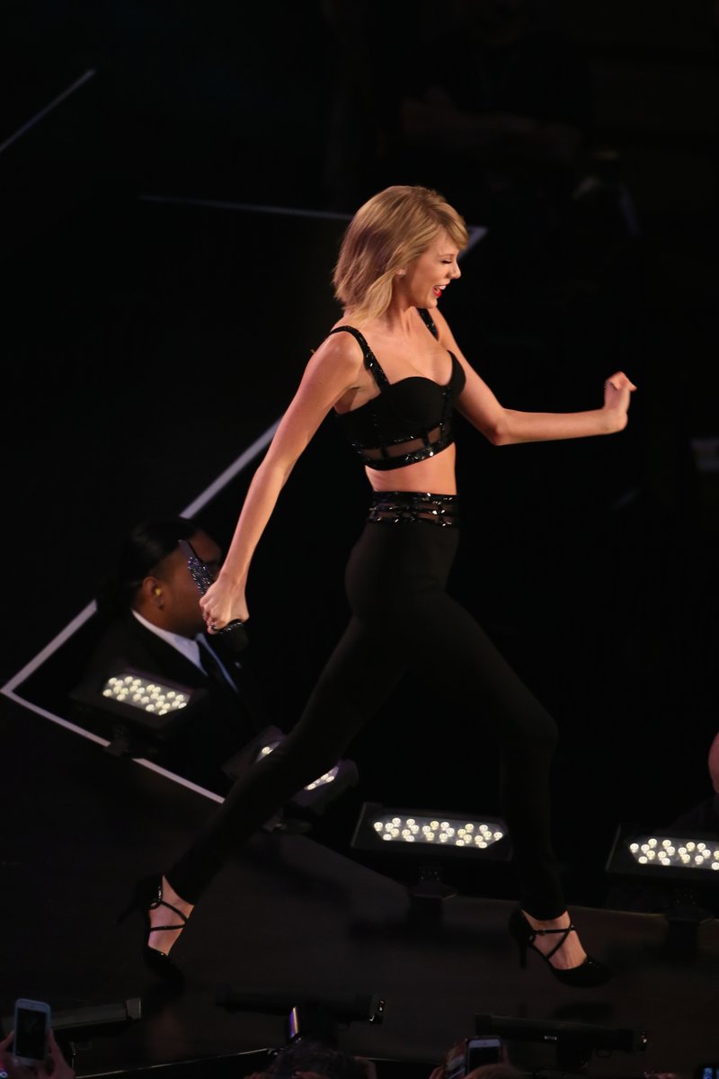 Taylor Swift — October 23 - Jimmy Kimmel Live — photo 466